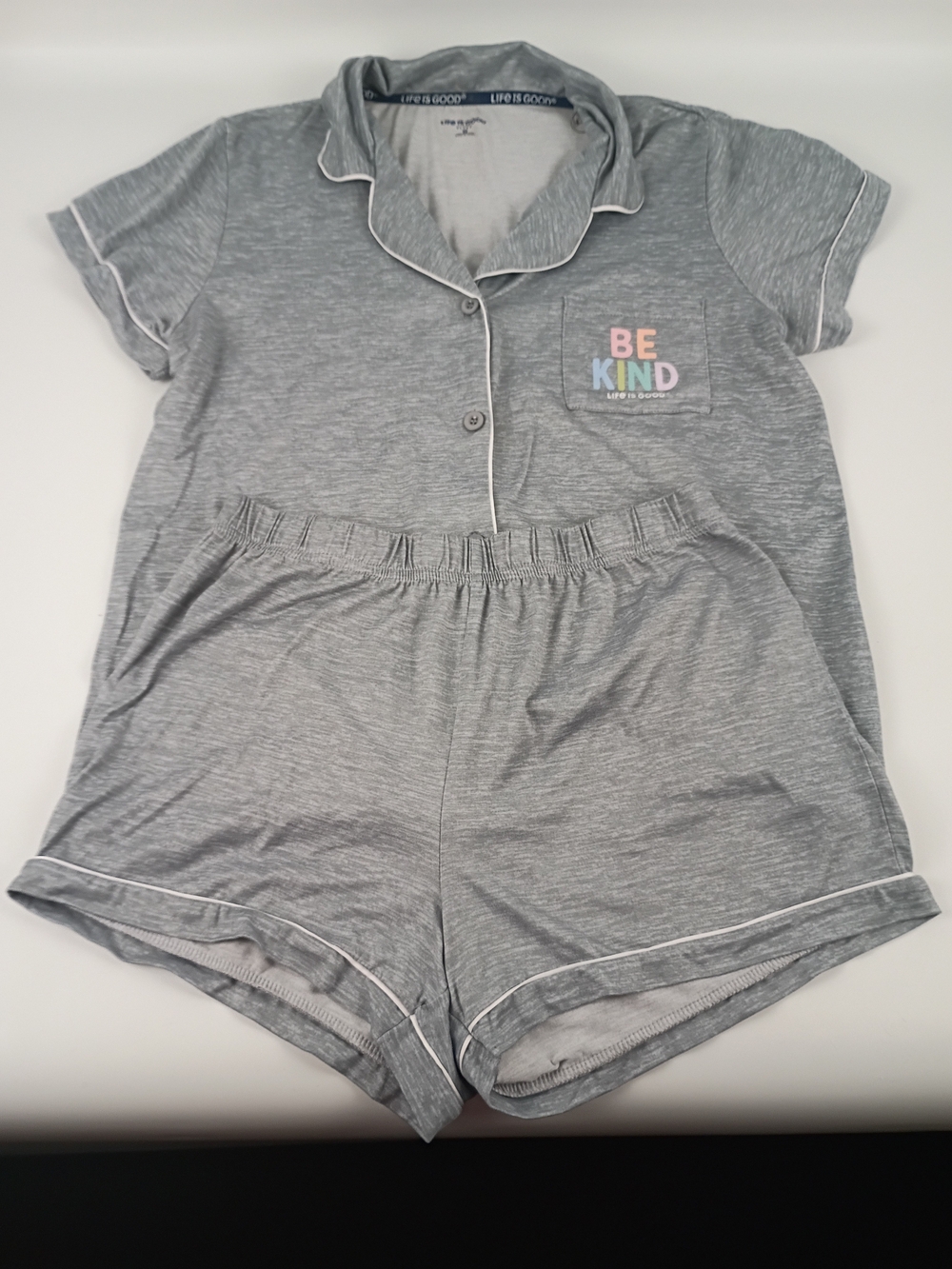 Life is Good Women's Gray 'Be Kind' Short Pajama Set